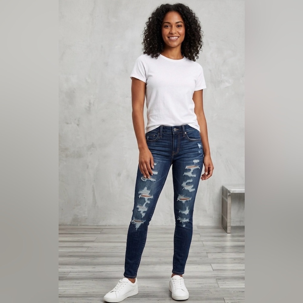 NWT American Eagle Outfitters Dark Blue Distressed Skinny Jeans